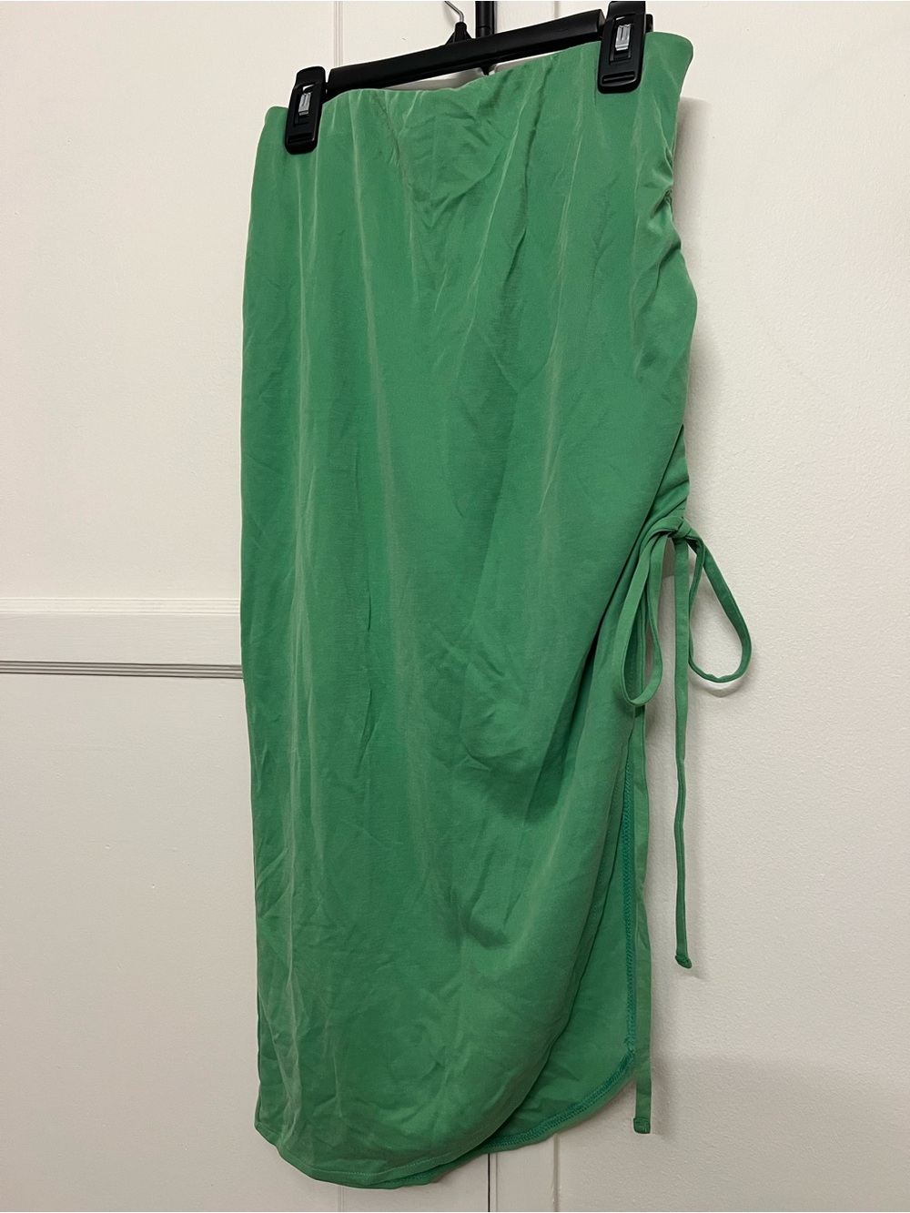 Side-Ruched Green Midi Skirt with Drawstring